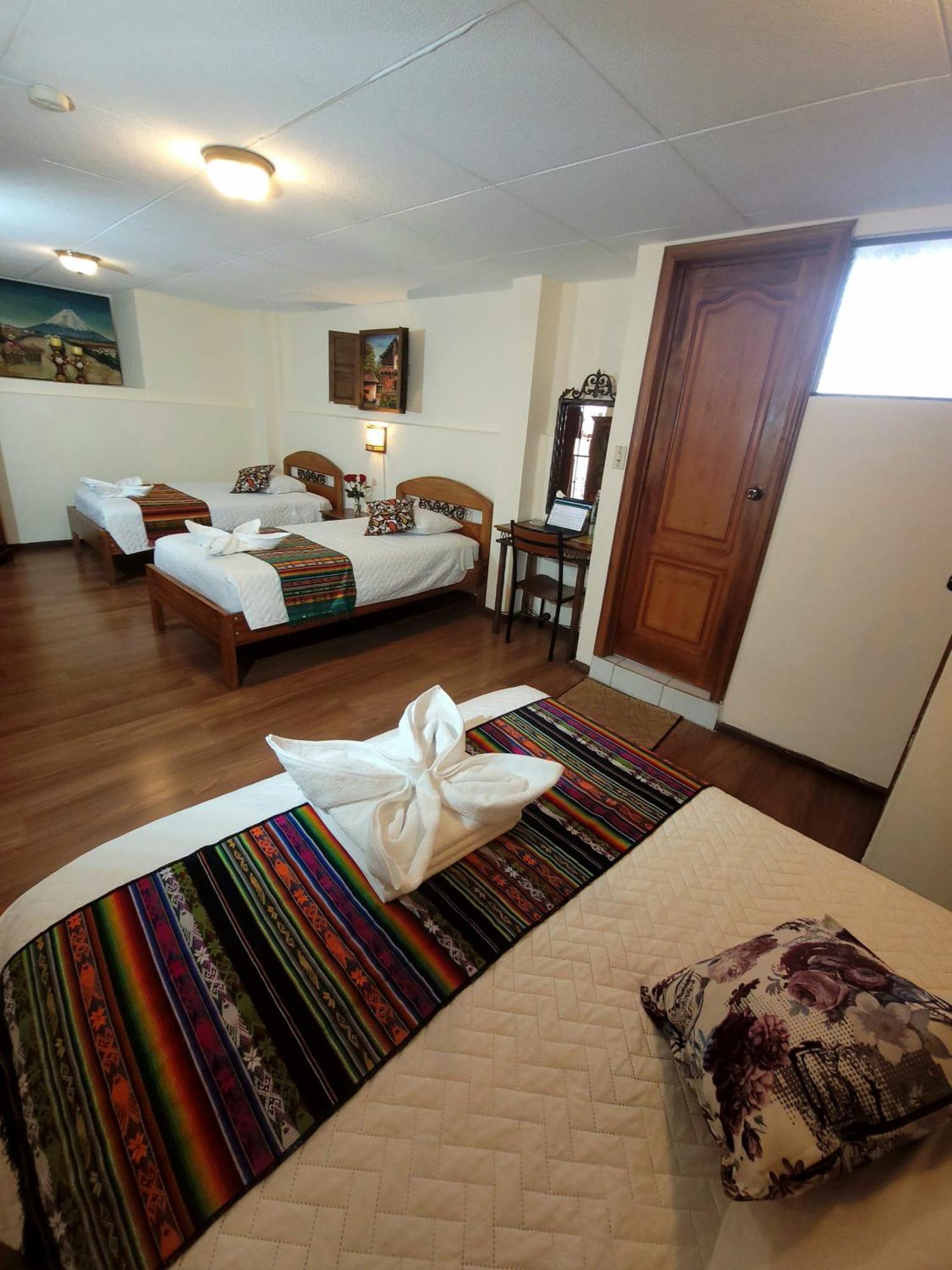 Mía Leticia Hostal