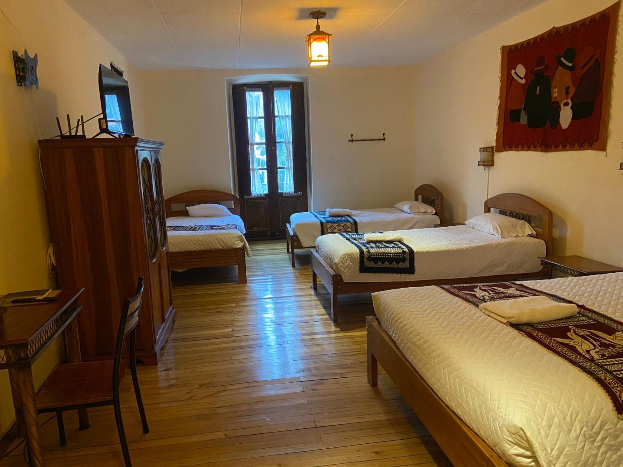 Mía Leticia Hostal