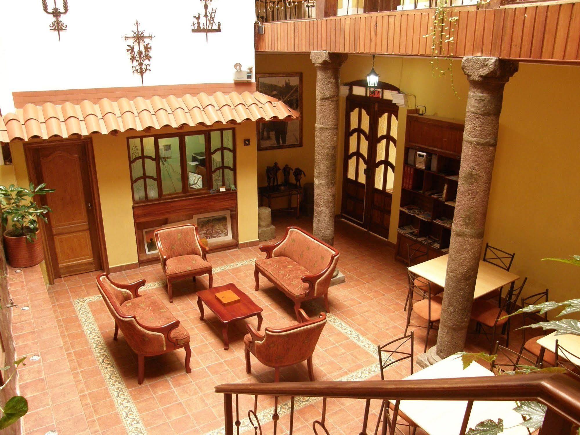 Mía Leticia Hostal