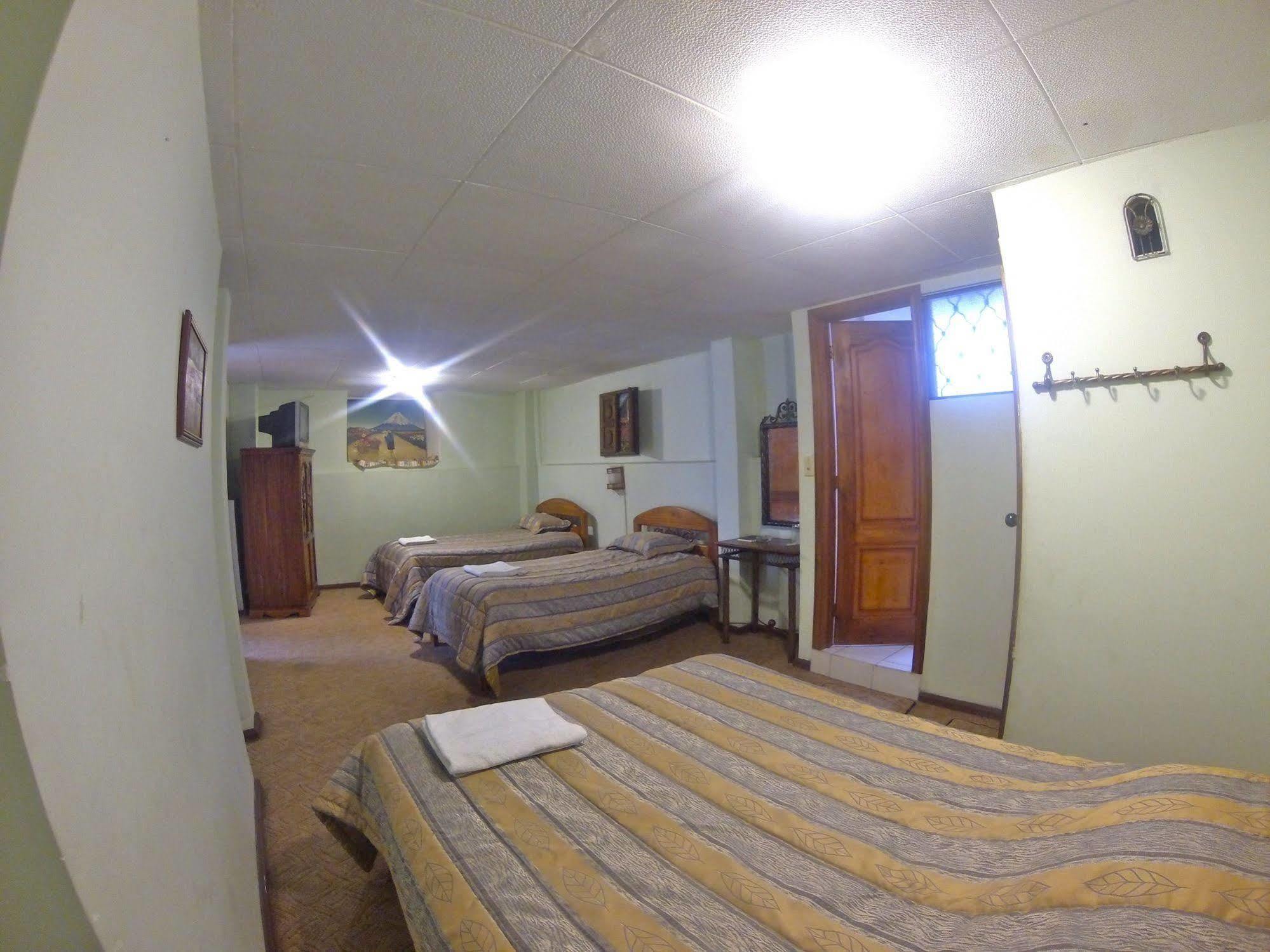 Mía Leticia Hostal *