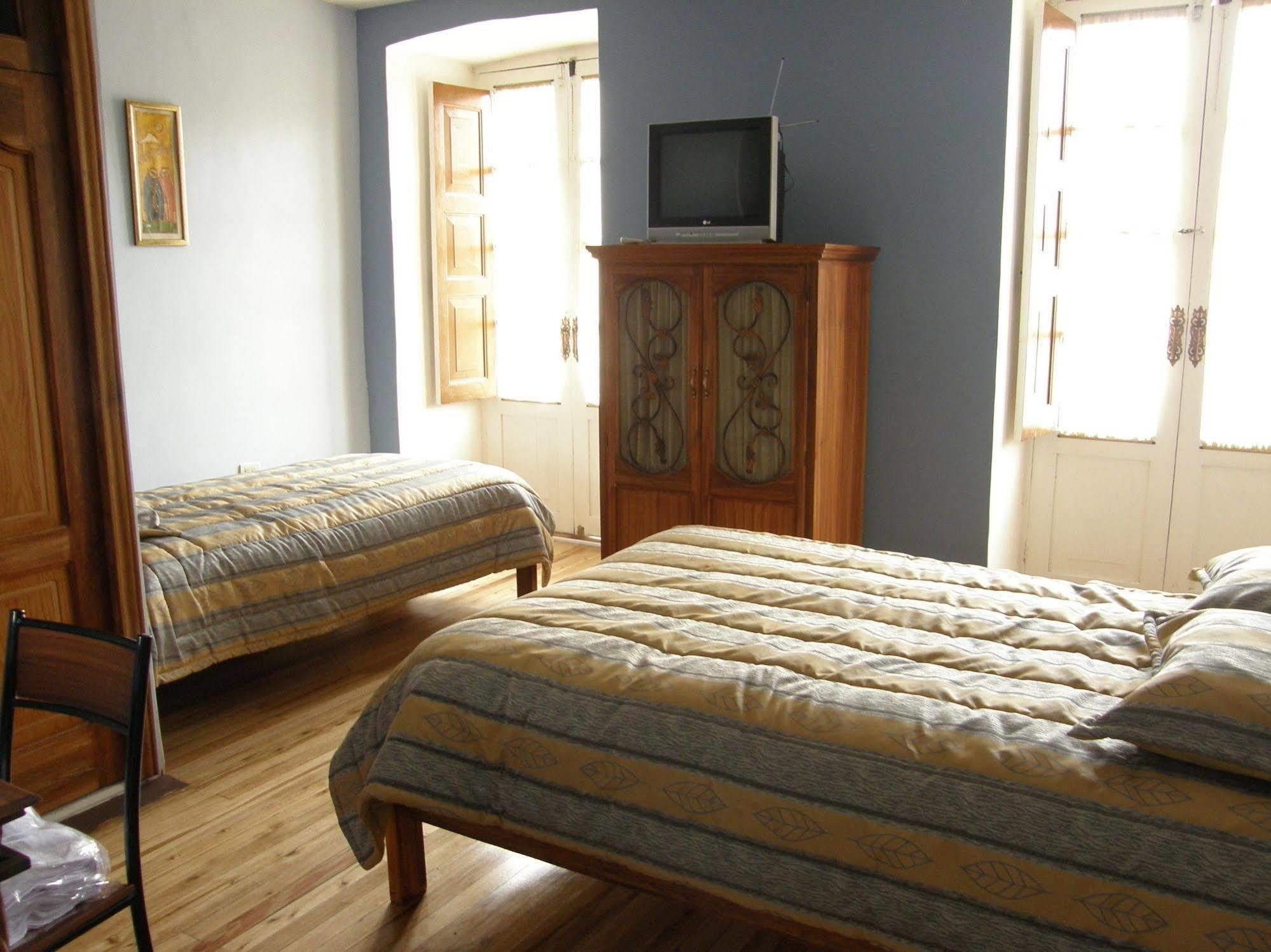 Mía Leticia Hostal